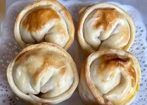 Empanada de jamón y queso