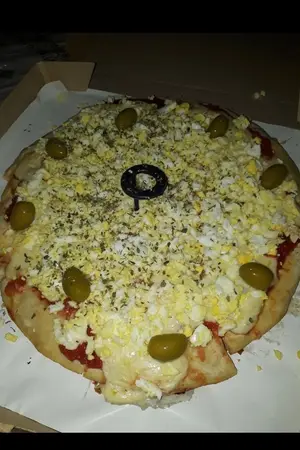 Pizza con huevo