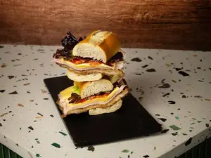 Sandwich milanesa completo