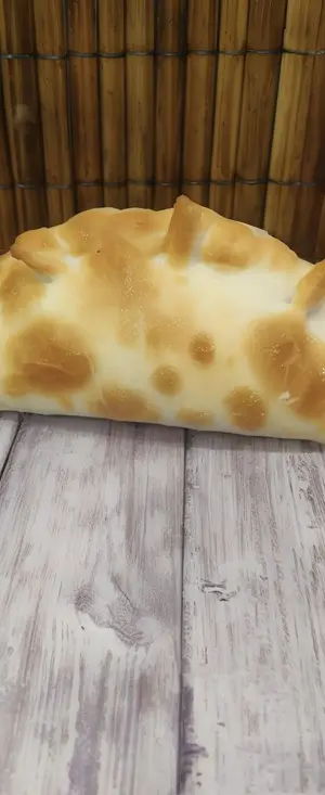 Empanada de jamón y queso