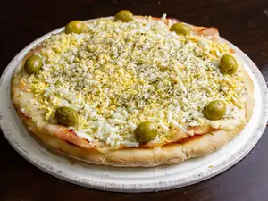 Pizza con Jamón y Huevo