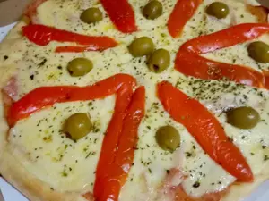 Pizza con Jamón y Morrón