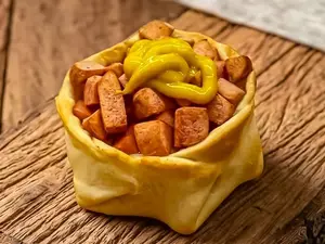 Canastita salchicha y mostaza