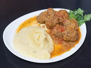 Menú - albondigas con puré