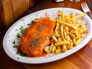 Suprema Napolitana Con Fritas