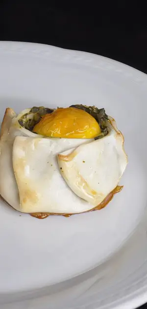 Canastita verdura y huev frito