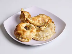 Empanada de roque, jam y nuez