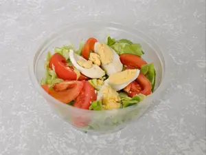 Ensalada lechuga tomate huevo