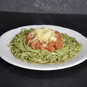 Fideos de Espinaca con Salsa