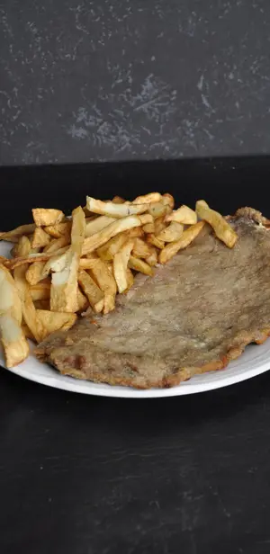 Milanesa de Carne con Papas Fritas