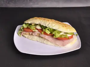 Sandwich de Milanesa de Pollo Completo con Papas Fritas