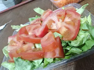 Ensalada De Lechuga Y Tomate