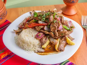 Lomo saltado