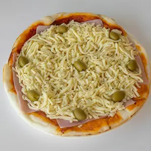 Pizza con muzzarella y jamón
