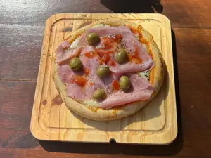 Pizza De Jamón Individual
