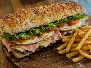 Sanguche de lomito thor