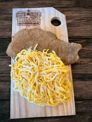 Milanesa ternera con tallarines