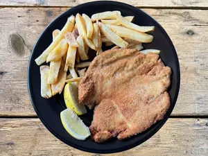 Suprema con papas fritas
