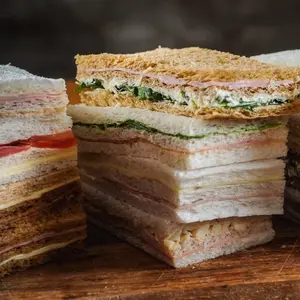 Sand miga de tomate y jamon