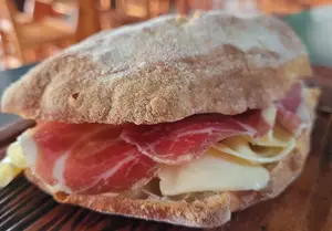 Ciabatta crudo