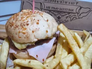 Hamb.provolone triple