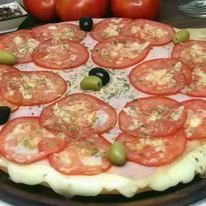 Pizza napolitana con jamón