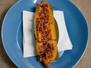 Con cheddar y bacon clasico