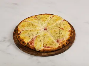 Pizza de provoleta - piedr