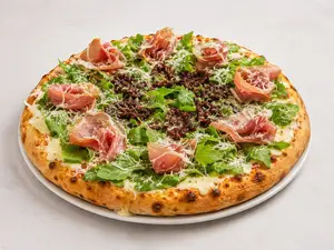 Pizza de rucula y stracciatella - piedr