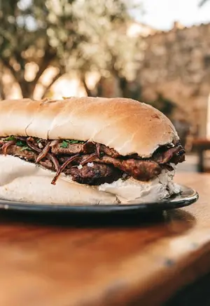 Sándwich bife de chorizo
