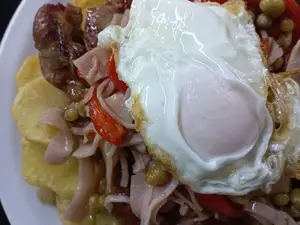 Bondiola a la riojana+ fritas