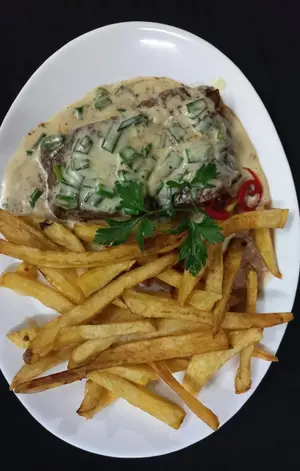 Lomo al verdeo+ fritas
