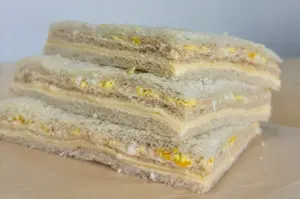 Triple de queso, atun y huevo