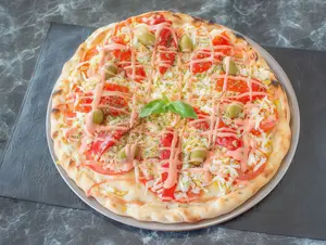 1 - Pizza La Exquisita. Palmitos y salsa golf