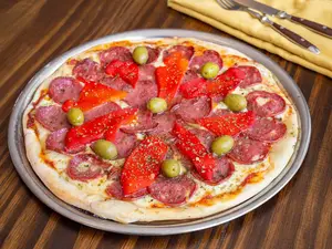 11 - Pizza calabresa