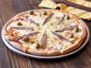 12 - Pizza anchoas