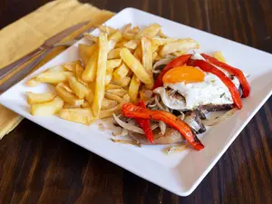 Bife especial con guarnición