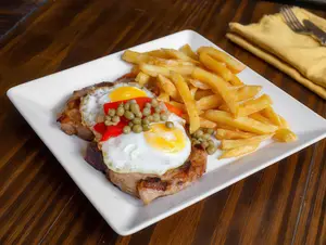Costillitas a la riojana con guarnición