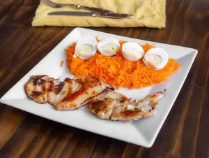 Suprema grillé con guarnición
