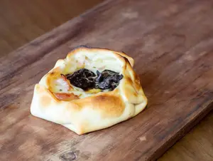 Canastita panceta y ciruela