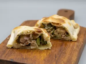 Empanada Pollo al Verdeo