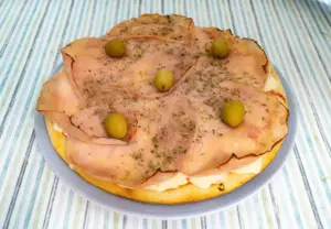 Fugazzeta con jamón chica