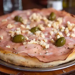 Pizza jamón y provolone grande