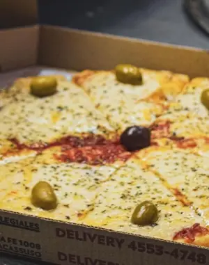 PIZZA VEGANA DE MUZZA GRANDE
