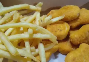 15 patitas de pollo+papas