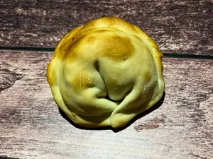 Empanada De Jamón Y Queso