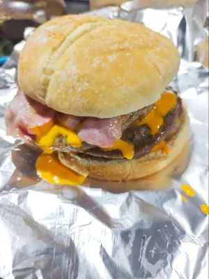 Hamburguesa Cheddar Y Bacon