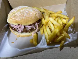 Hamburguesa Sola + Papas Fritas