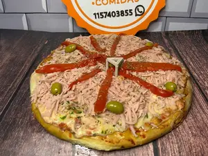 Pizza con jamón y morrón