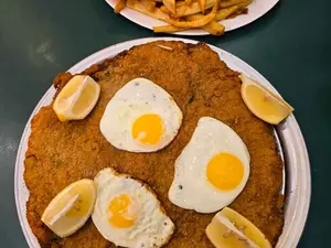 Milanesa completa con fritas grande